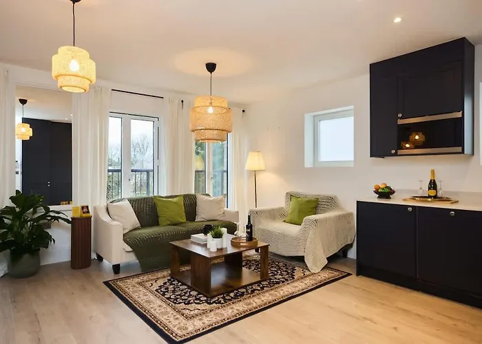 The Wembley Park Arms - Modern 2Bdr Flat With Parking + Balcony