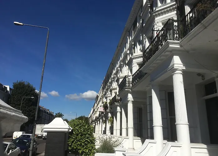 Holland Park Lifestyle