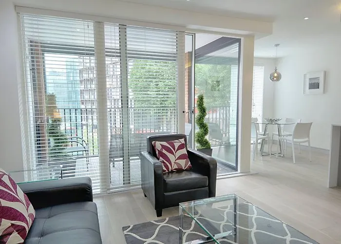 Roomspace Serviced Apartments -La Roka