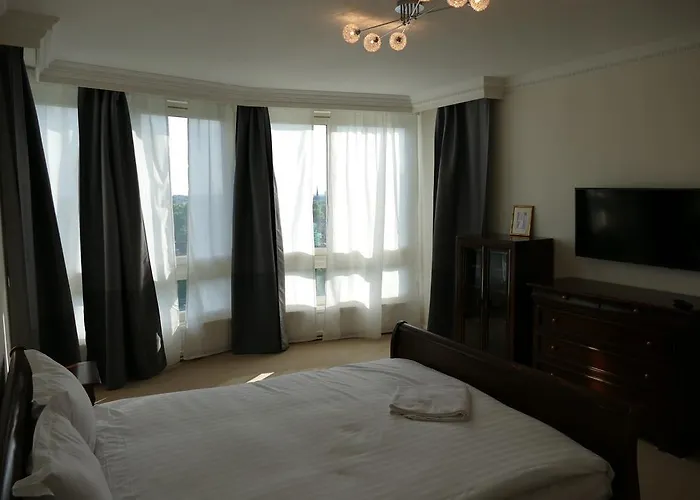Edgware Road Raynham Apartment