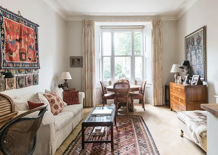 The Hummingbird 1 Bedroom By Kensington Gardens