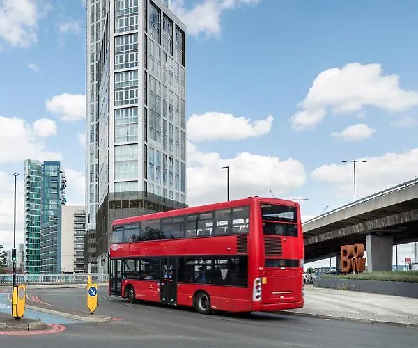 Luxury Stratford Apartment