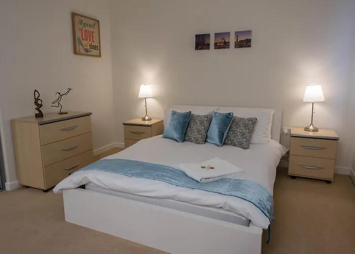 Royal Limehouse Apartment