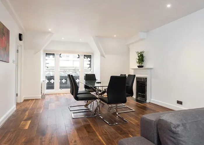 Fleet Street Apartment 4