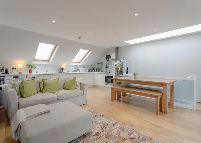 2 Bedroom Apartment Hammersmith Grove Sleeps 4