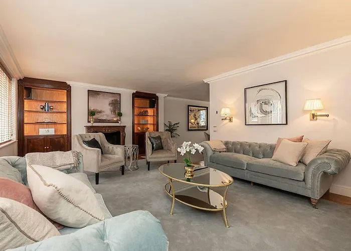 Joivy Stunning 6-Bed House Near Harrods In Knightsbridge