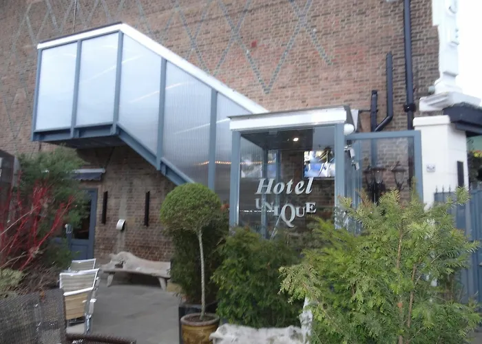 Hotel Unique