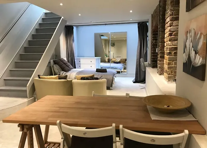 Hoxton Subterranean Appartment