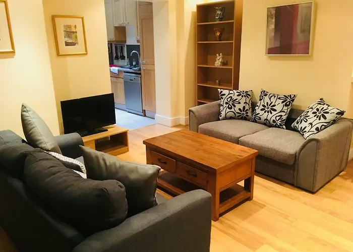 Large 2 Bedroom 2 Bathroom Apartment In Westminster