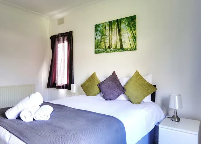 Kingswood Apartment