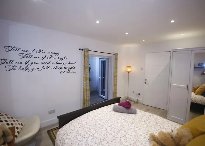 Quirky Marylebone 2 bedrooms basement apartment