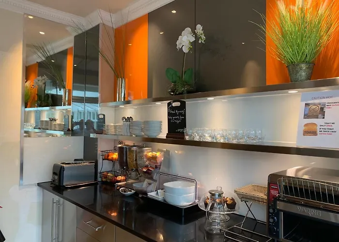 Henley House Hotel
