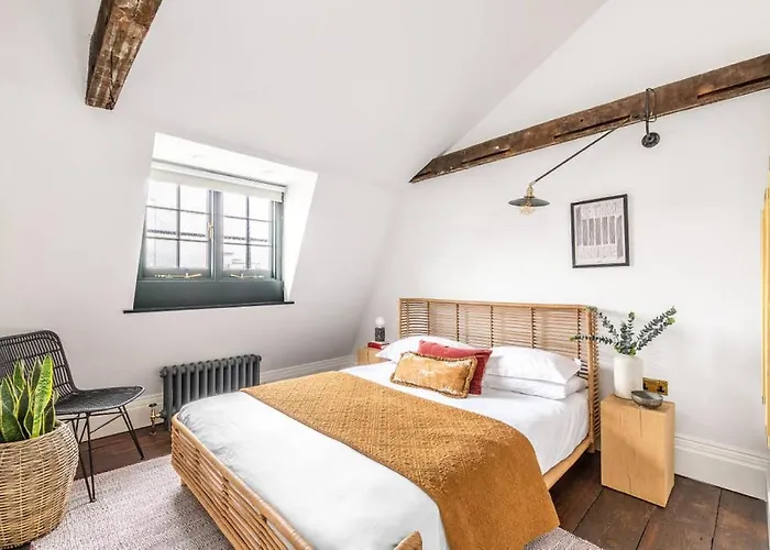 Cosy Loft Apartment - Minutes From Angel Tube St.