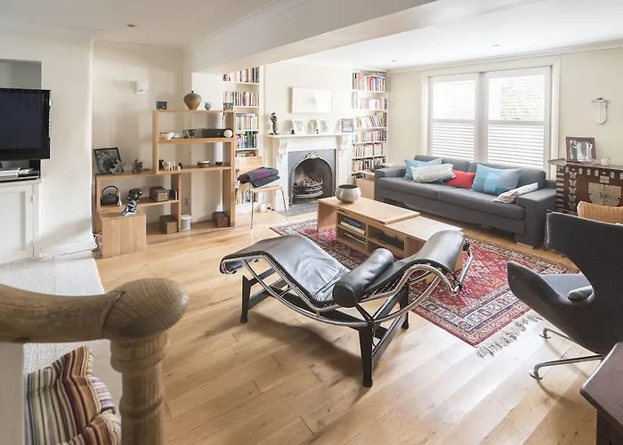 Stylish Family Home In Battersea Vr
