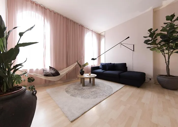 Shoreditch Loft W 100Inch Cinema, Premium Mattress & Hammock, By The Design Traveller