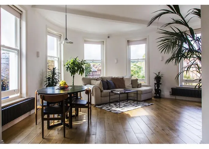Modern Apartment In Hampstead For 4