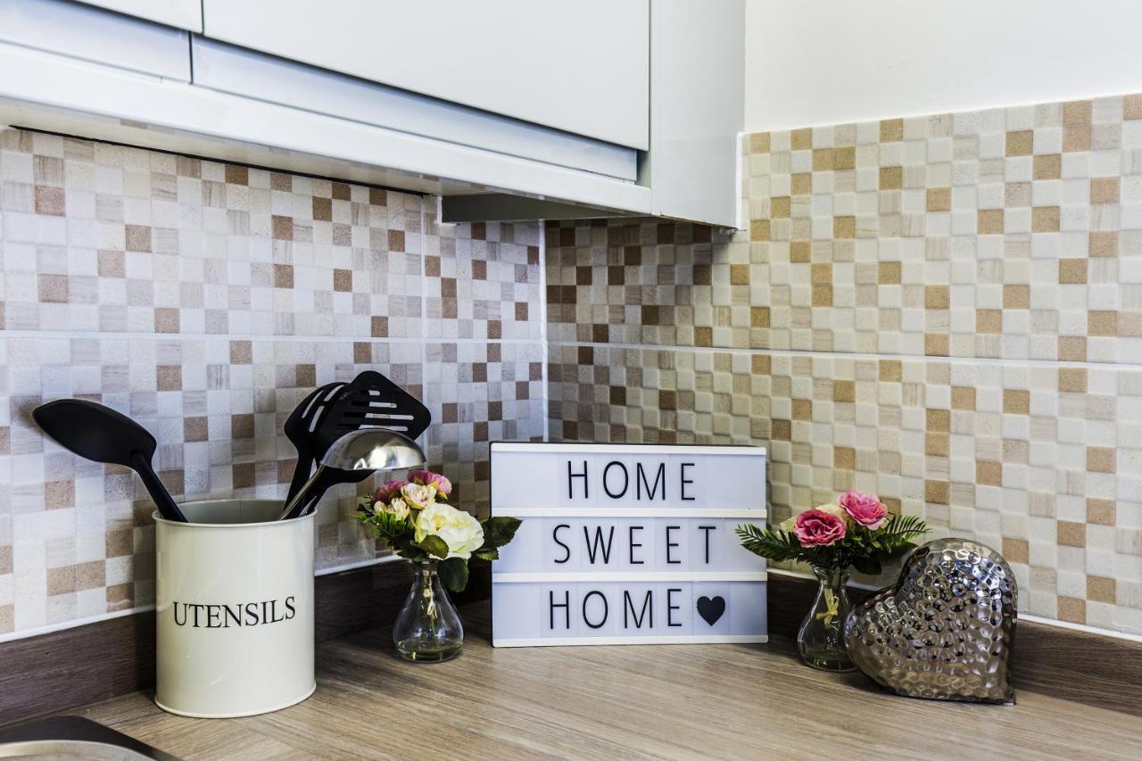 Apartment Amazing Flat With Recreational Activities For Large Families! London