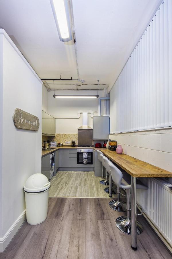 Amazing Flat With Recreational Activities For Large Families! London