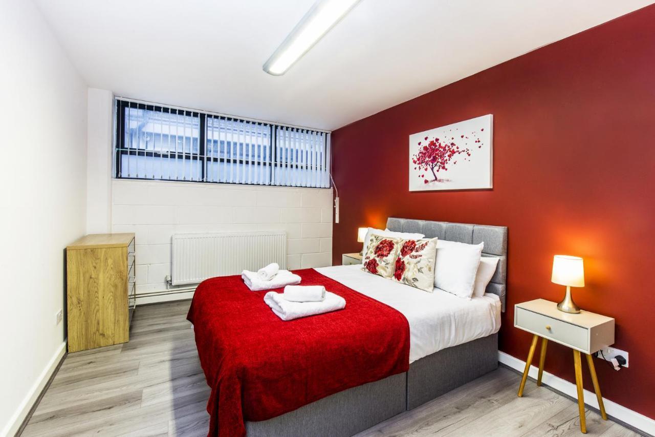 Amazing Flat With Recreational Activities For Large Families! London