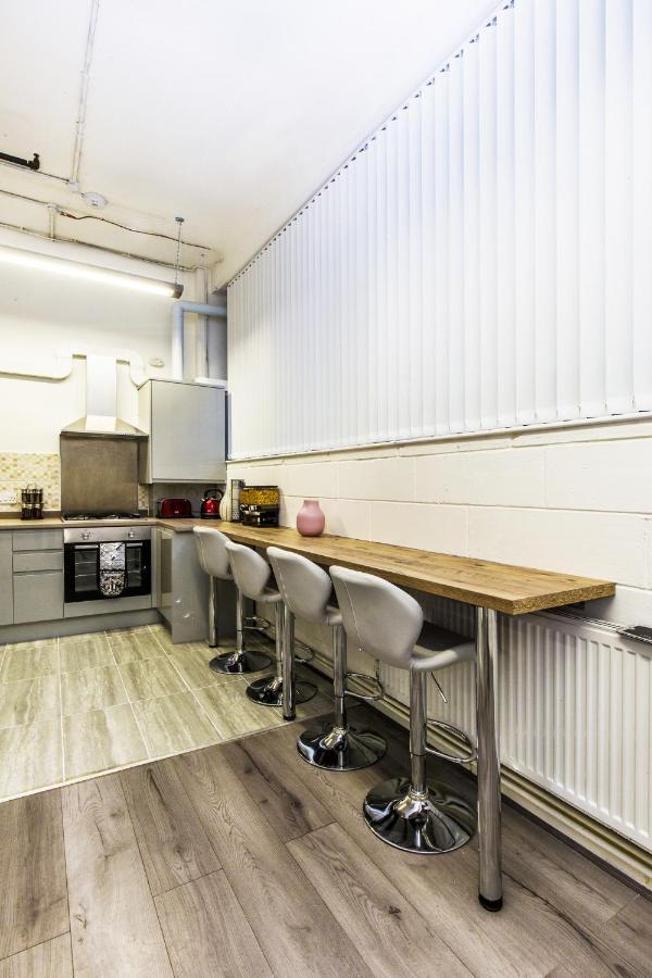 Amazing Flat With Recreational Activities For Large Families! London