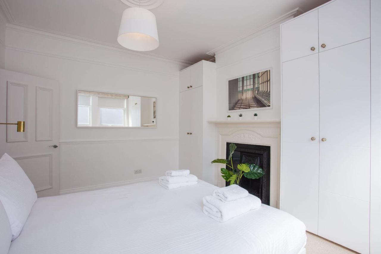 Stylish & Modern 3 Bed Flat In Nw With Garden * London