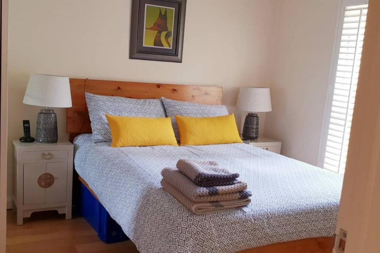Kennington Oval 2-bed In London