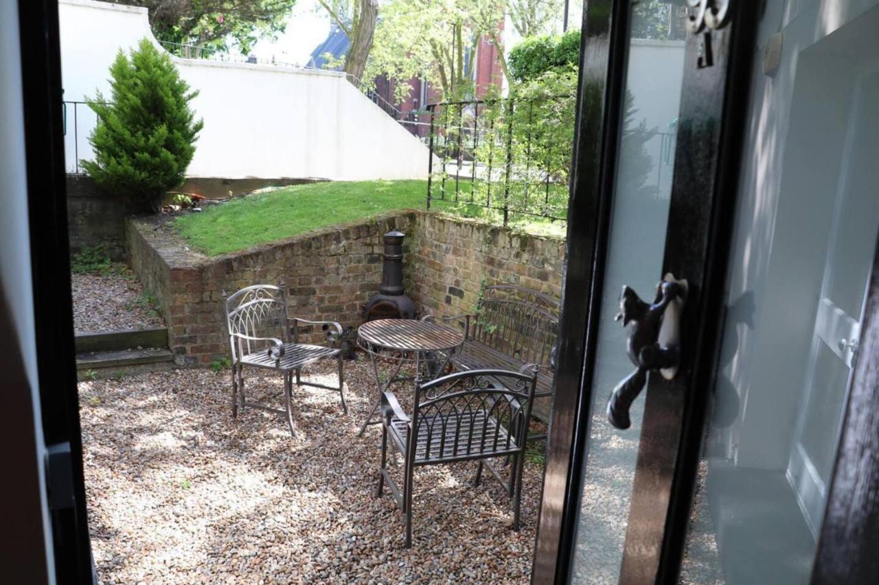 Apartment Kennington Oval 2-bed In London