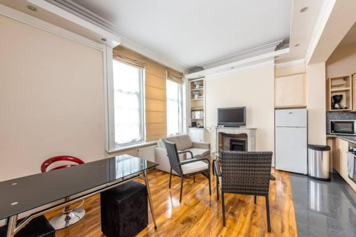 Kensington & Chelsea 2 Bed Zone 1 Aprt London