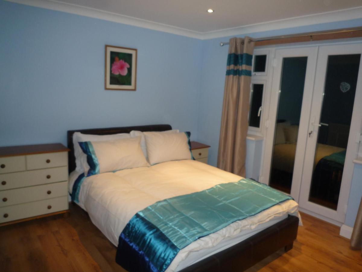 Three Bedroom Flat, Camborne Avenue W13 Casa vacanze