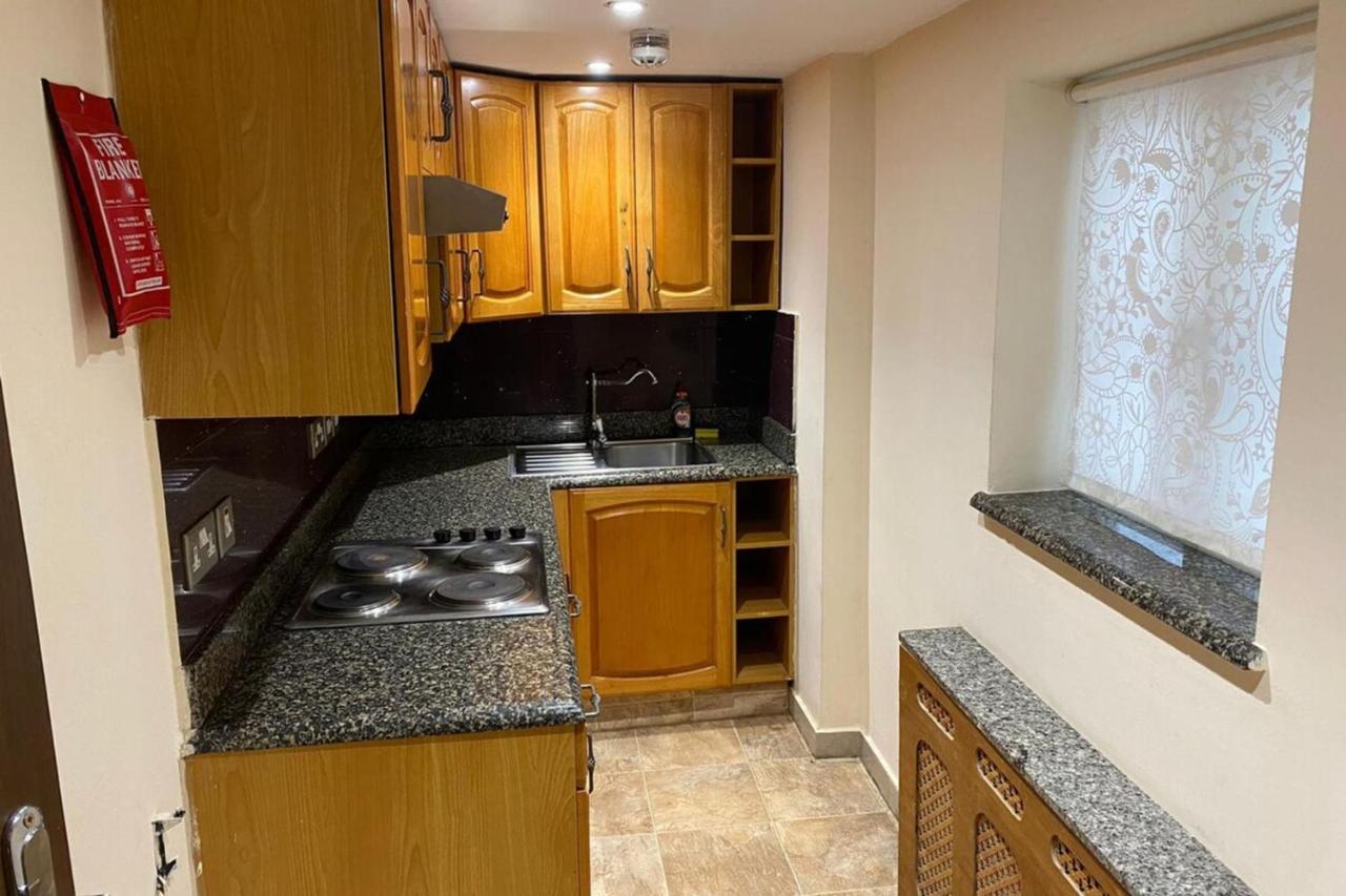R12-b32-mezzanine Studio Near Hyde Park Leilighet *
