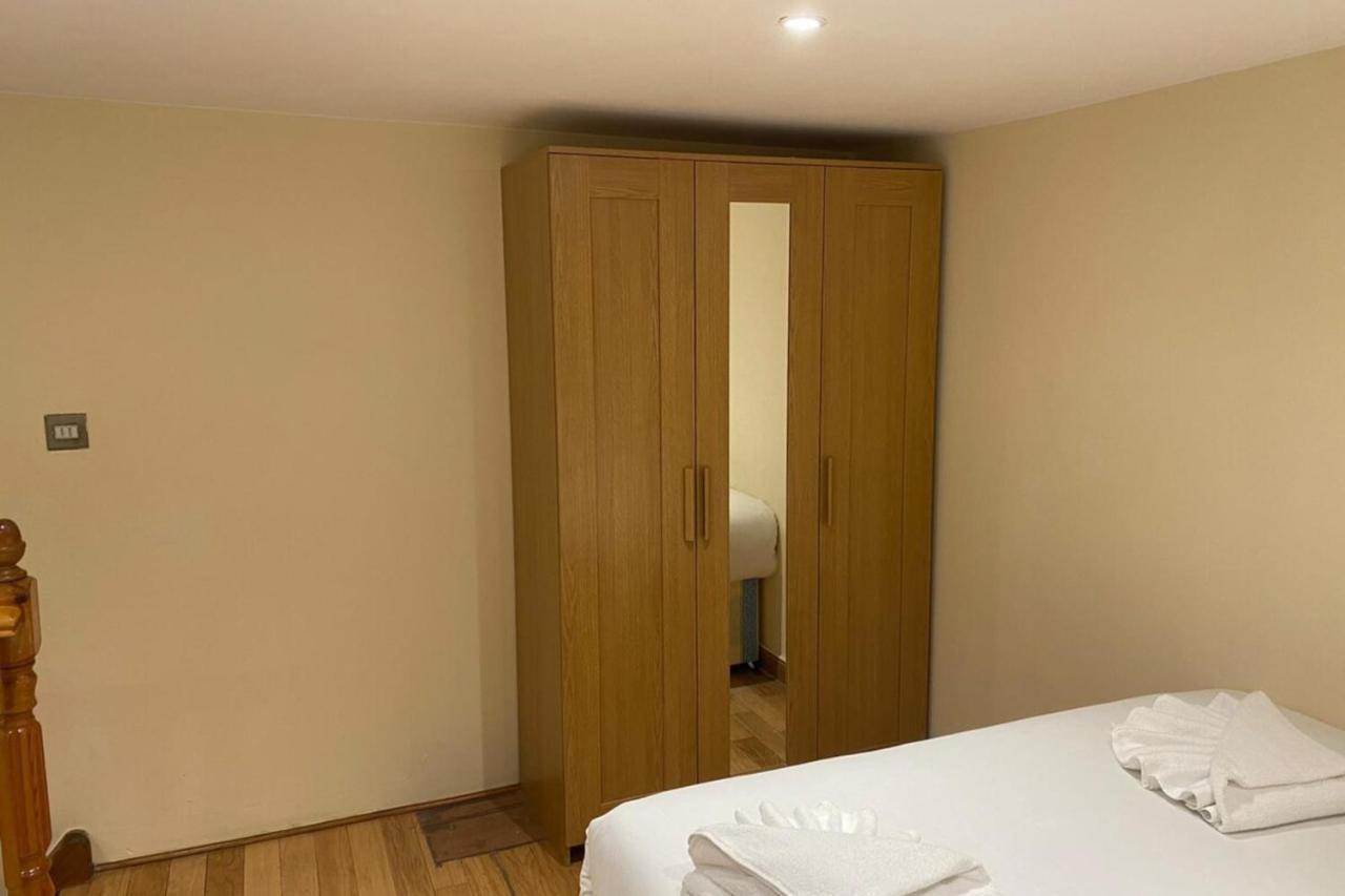 R12-b32-mezzanine Studio Near Hyde Park Apartment *