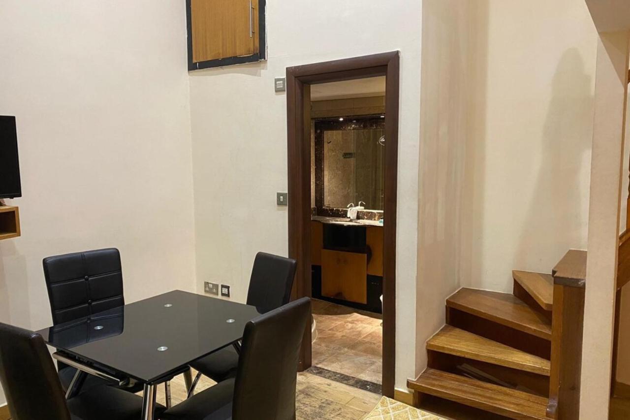 Apartment R12-b32-mezzanine Studio Near Hyde Park