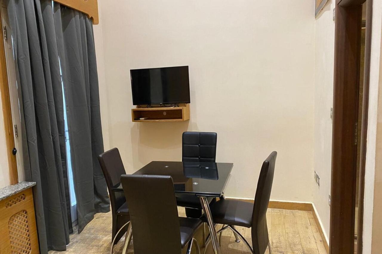 Apartment R12-b32-mezzanine Studio Near Hyde Park