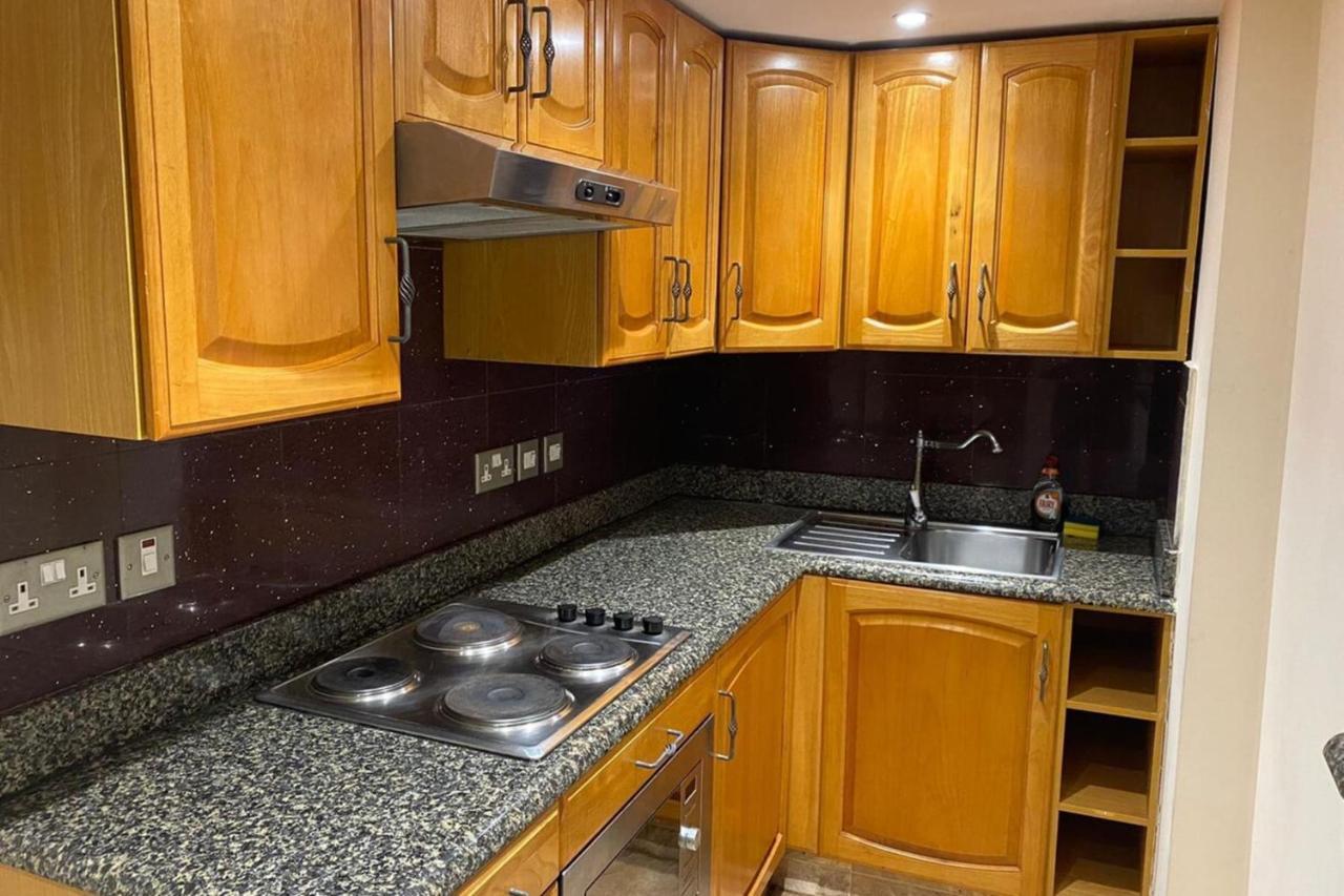 R12-b32-mezzanine Studio Near Hyde Park Apartment *