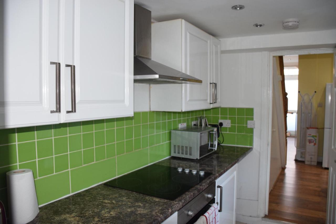 Three Bedroom House Lancaster Road Vakantiehuis Londen