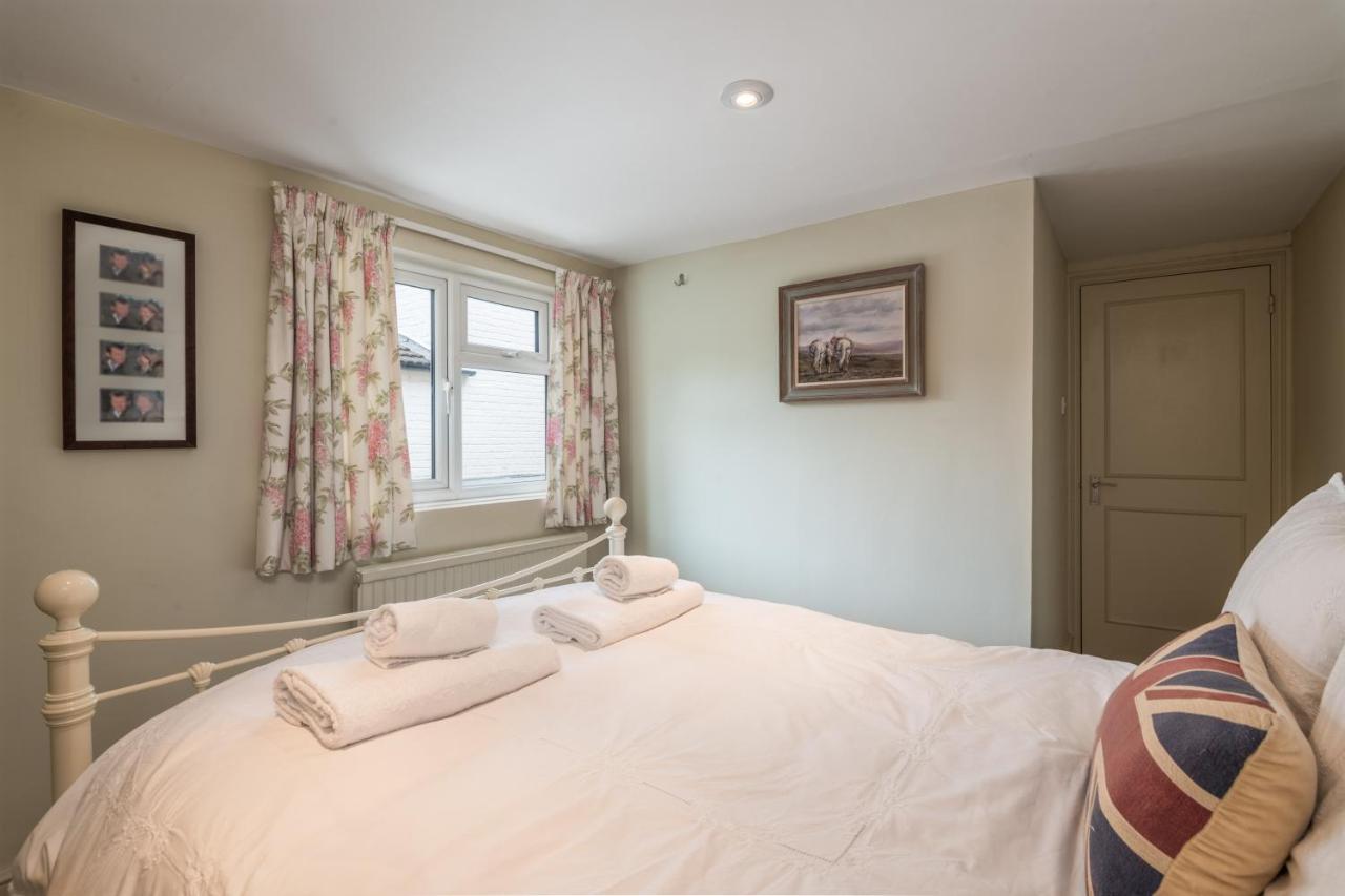 Traditional Fulham Close To The River Thames By Underthedoormat Appartement