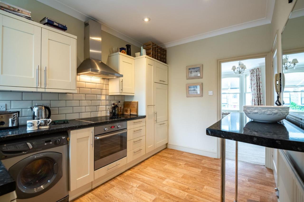 Traditional Fulham Close To The River Thames By Underthedoormat Lejlighed *