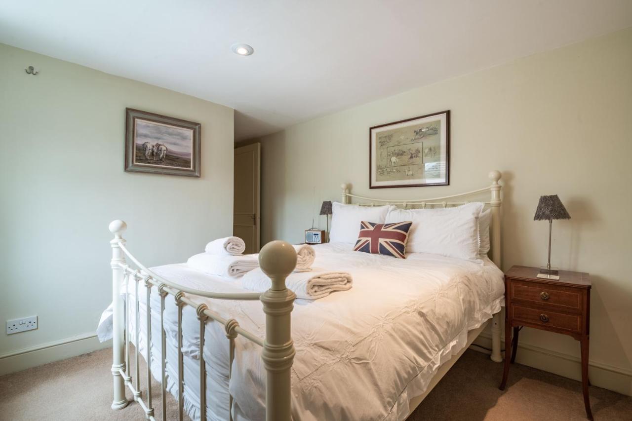 Traditional Fulham Close To The River Thames By Underthedoormat Appartement
