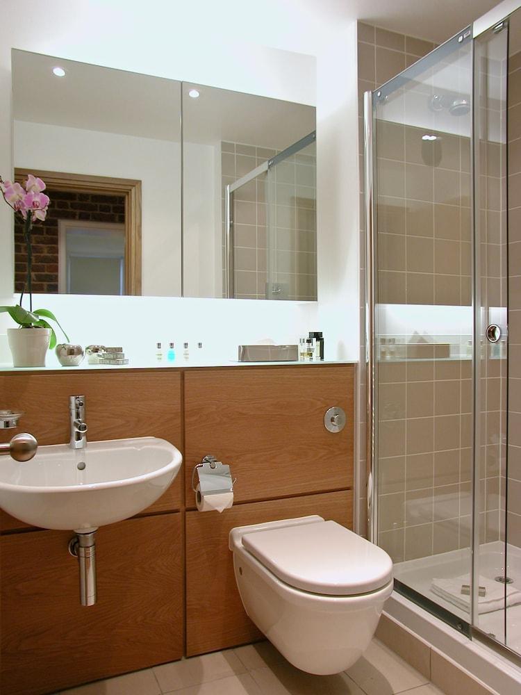 Native Kings Wardrobe, St Pauls Aparthotel 4*