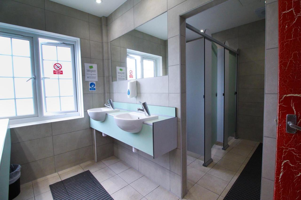 Backpackers Youth 18 - 35 Years Old Only London