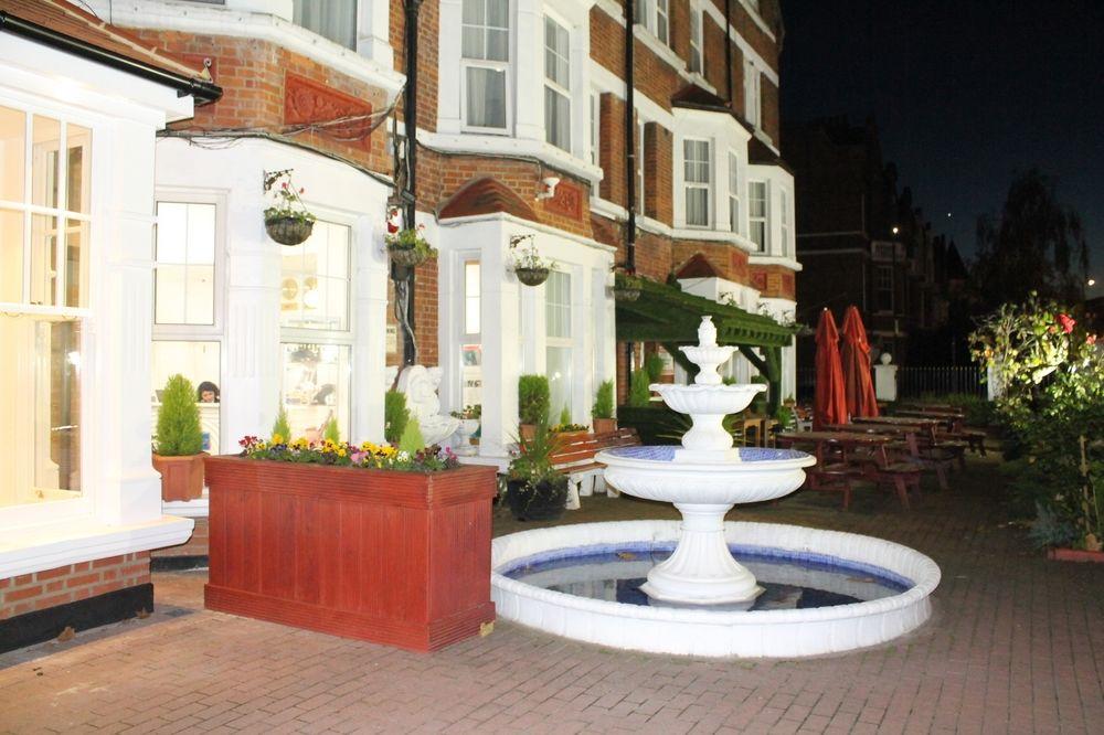 Clapham South Belvedere Hotel 2*