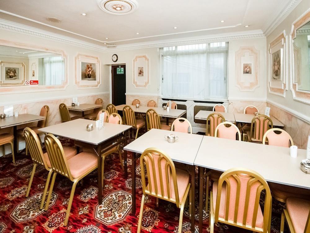 Hotel St George's