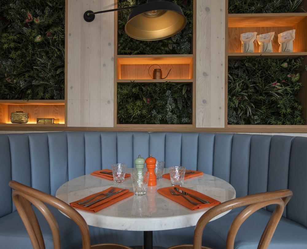 Lincoln Plaza London, Curio Collection By Hilton Hotel