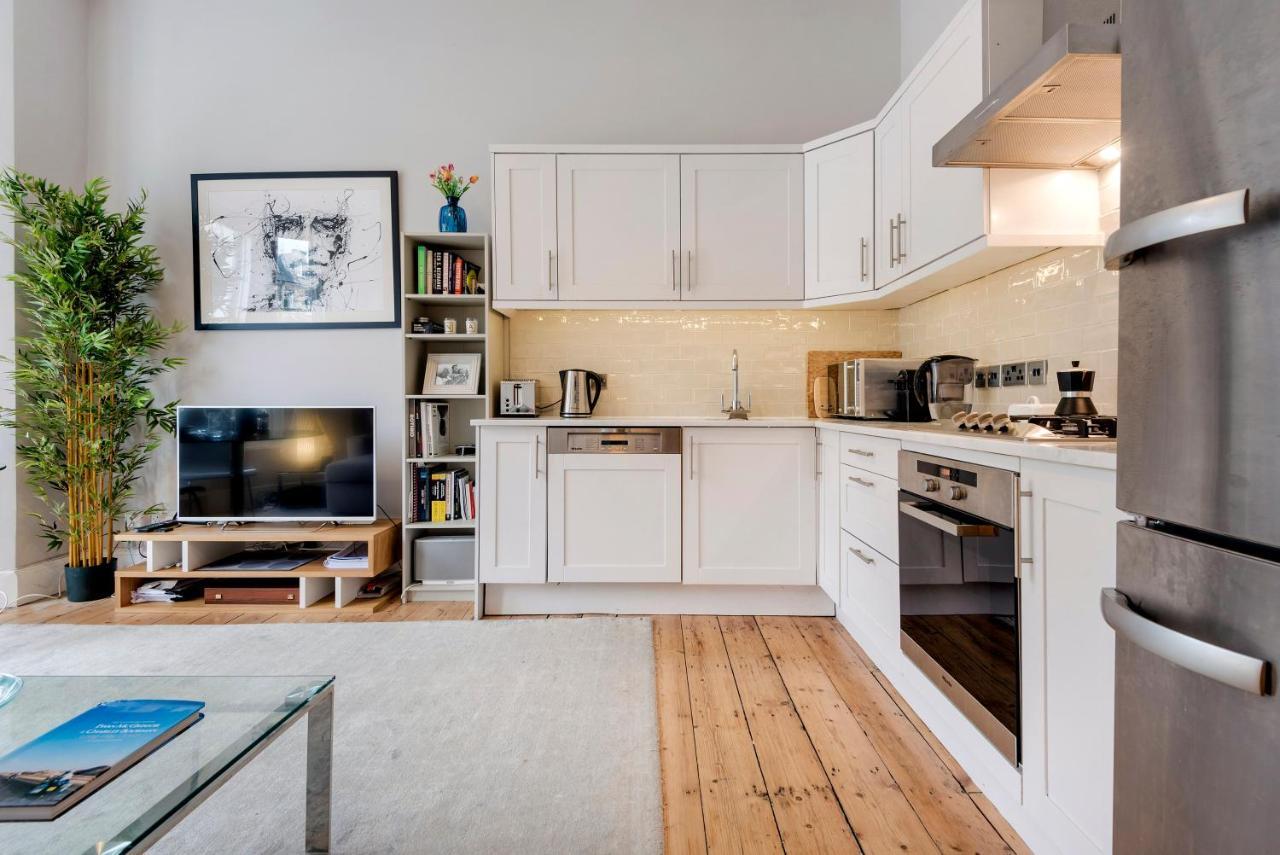 Contemporary Clapham Near Wandsworth Common By Underthedoormat Lägenhet