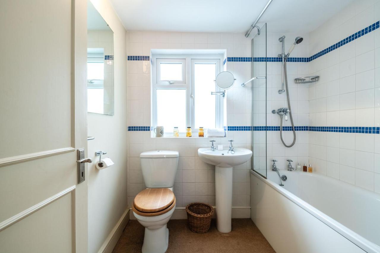 Traditional Fulham Close To The River Thames By Underthedoormat Lejlighed London
