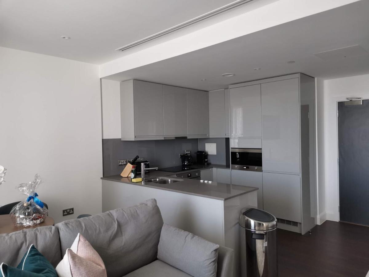 Charles Hope Canary Wharf South Quay Apartment