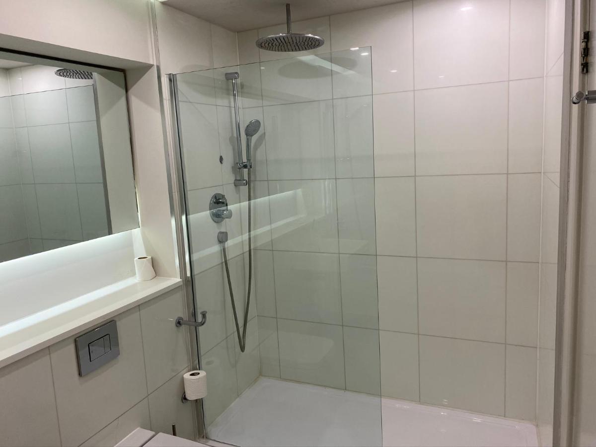 Axiom Park Aparthotel London