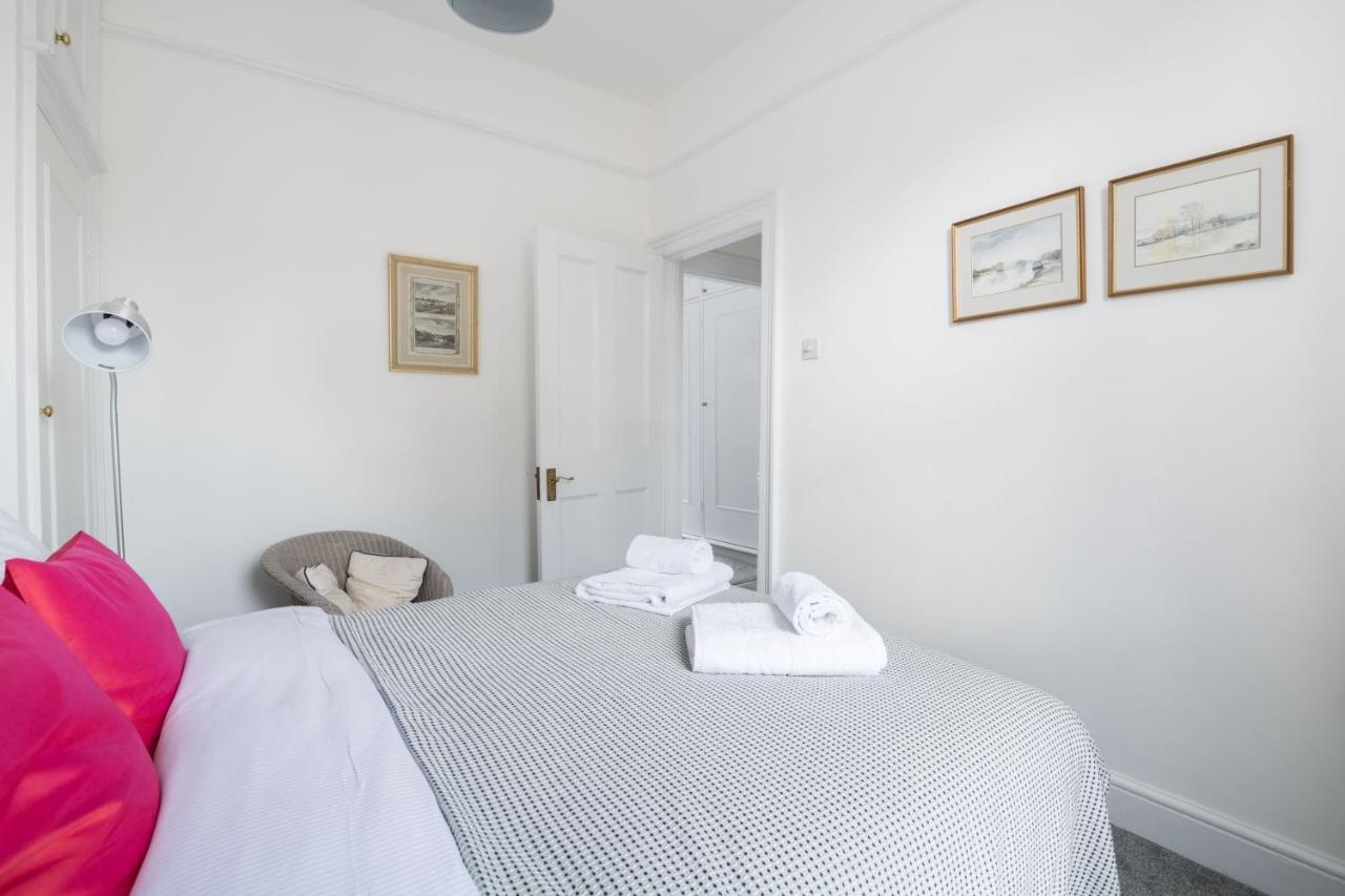 Stylish Sloane Square Close To Victoria By Underthedoormat London