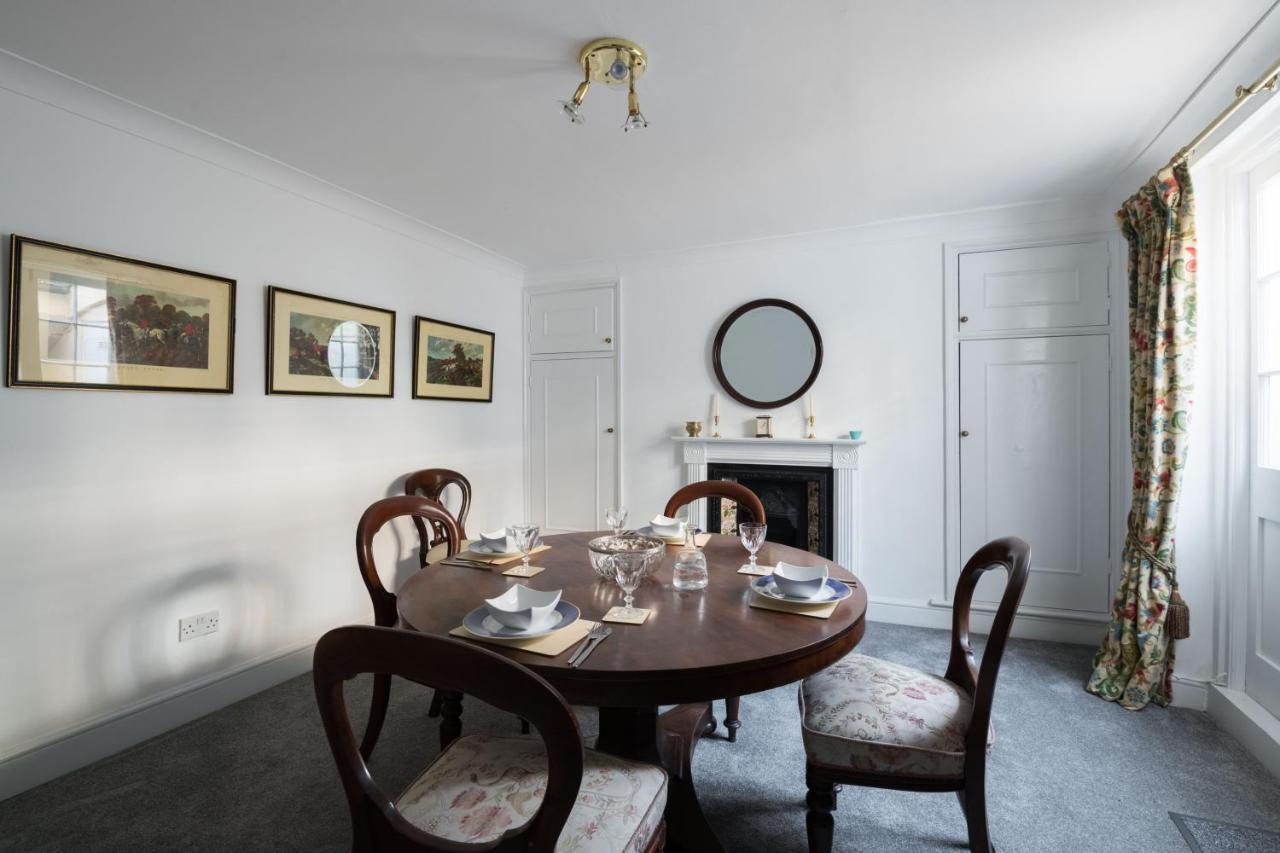 Stylish Sloane Square Close To Victoria By Underthedoormat Lägenhet *