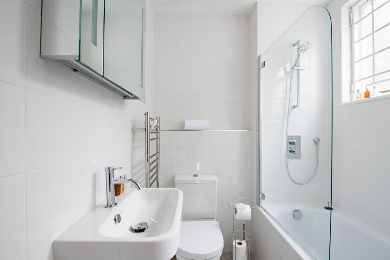 Stylish Sloane Square Close To Victoria By Underthedoormat Lägenhet *